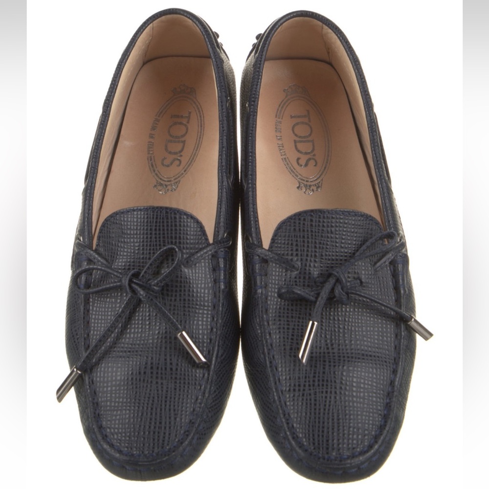 TOD’S Classic Pebbled Navy Blue Italian Leather Driving Shoe Bow Loafer 37